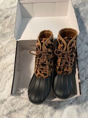Simply Southern Leopard Print Duck Boots - Brown/Black Women’s Lace-Up Boots 9